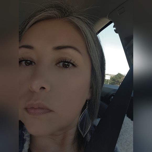 💜🎉 This Is Me 💜🎉 Like To Be Notified Of When I Go Live! - Picture 12 of 14